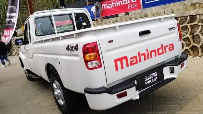 mobil Mahindra pickup yang viral di Indonesia