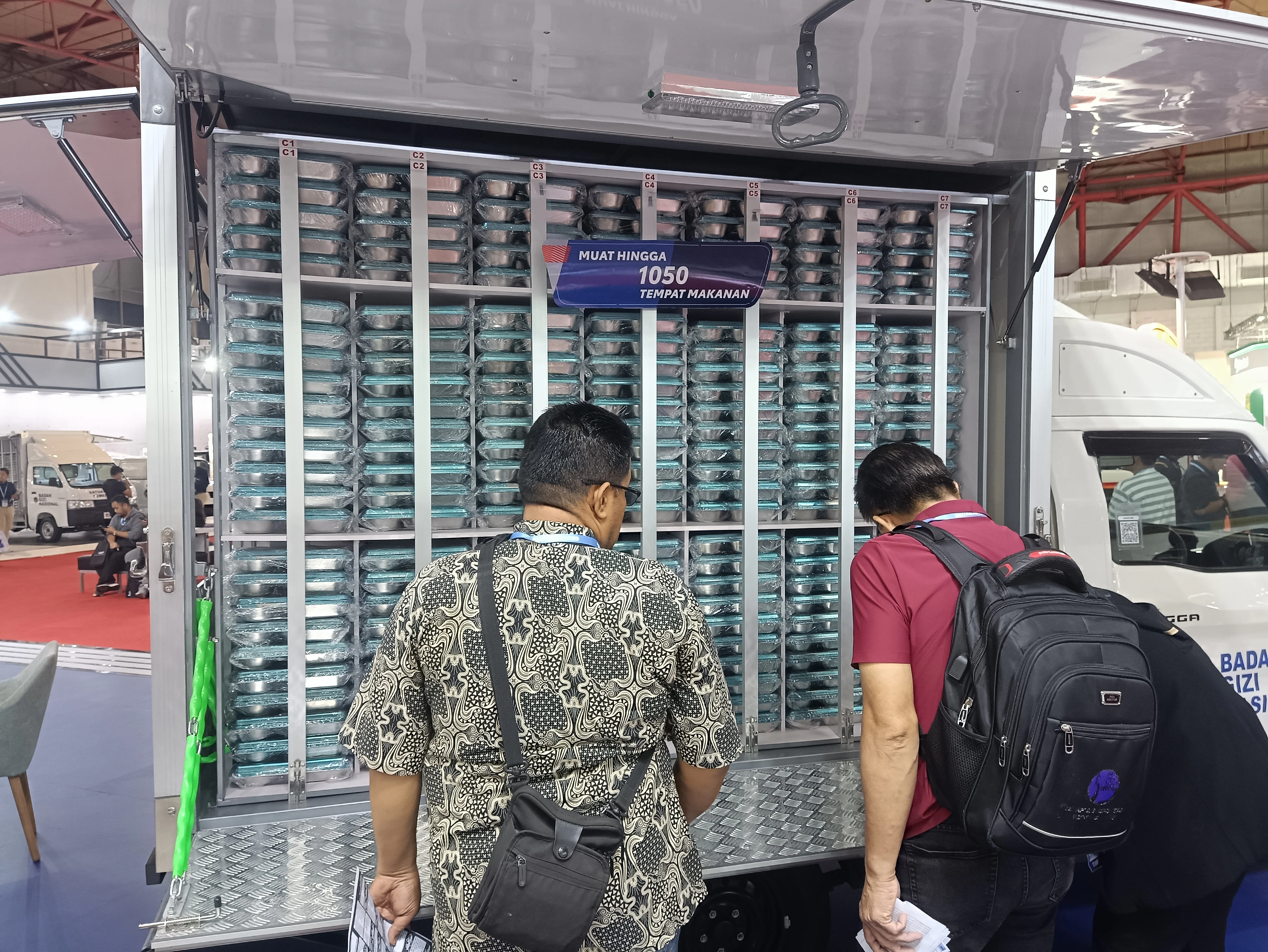 Simulasi Toyota Hilux Rangga Menampung Box Makanan Hingga 1050 (arsip stapo.id)