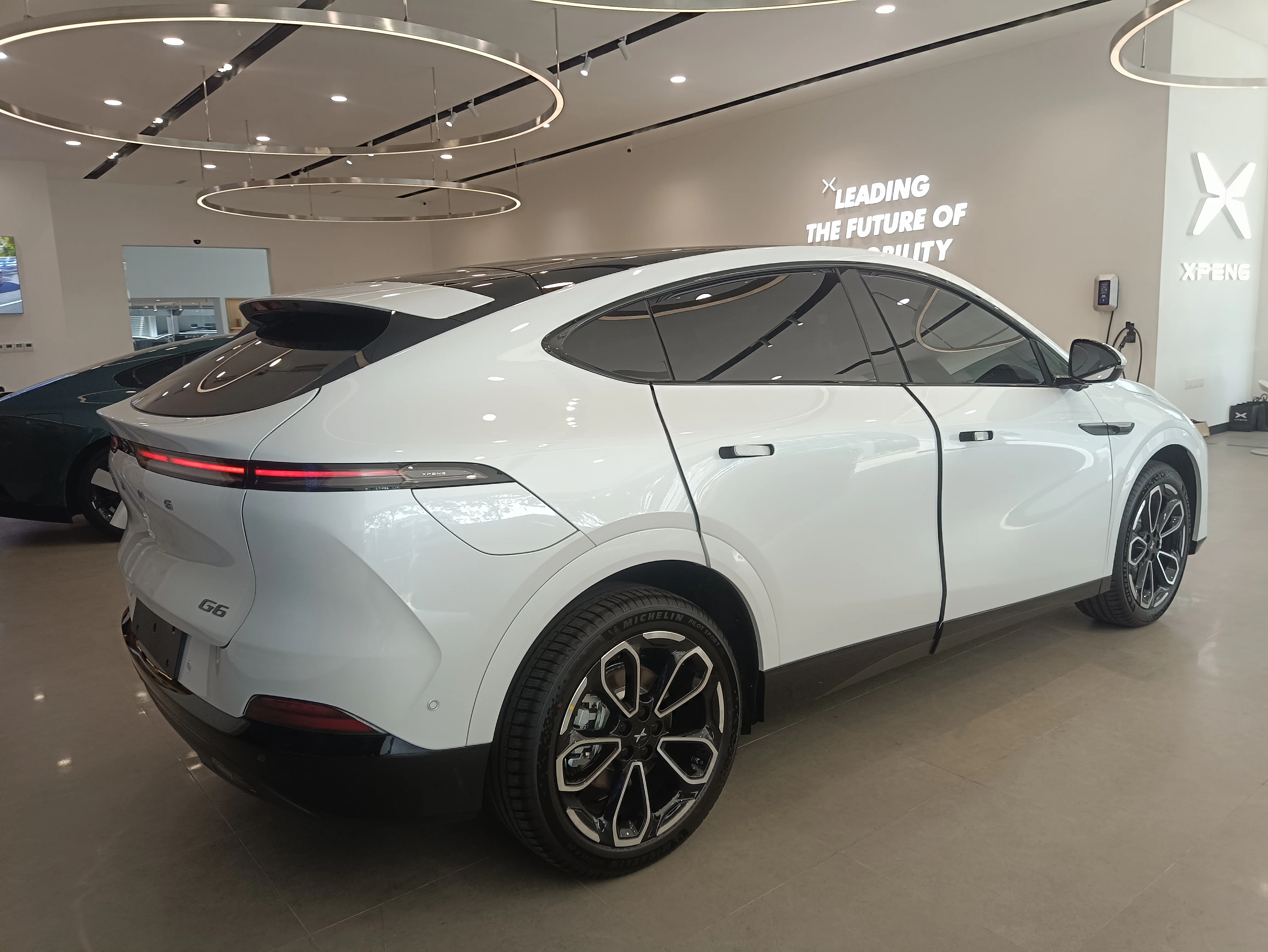 Eksterior Bagian Samping Kanan XPENG G6 Pro (arsip stapo.id)