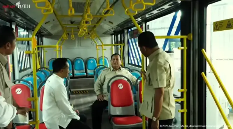 Ilustrasi Produksi Bus Listrik untuk Stapo.id