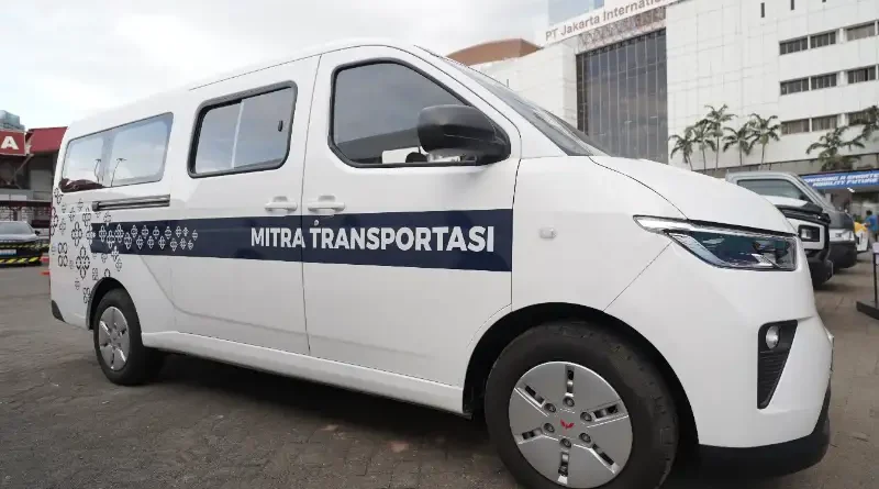 Kendaraan komersial Wuling Mitra EV dan Formo Max di GIICOMVEC 2026