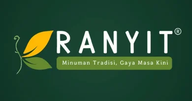 Botol minuman botani modern dengan bahan rempah alami