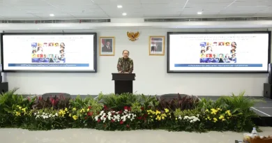 Ancaman PHK Akibat AI di Indonesia Meningkat pada 2025 Ilustrasi Ancaman PHK akibat otomatisasi teknologi untuk Stapo.id