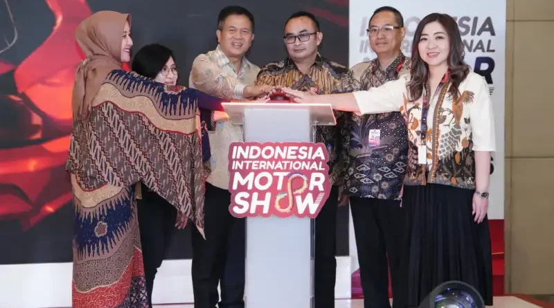 Pameran otomotif IIMS Surabaya di Grand City Convex.