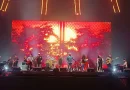 Visual simbolik musik jazz-funk mewakili penampilan Incognito di panggung festival internasional.