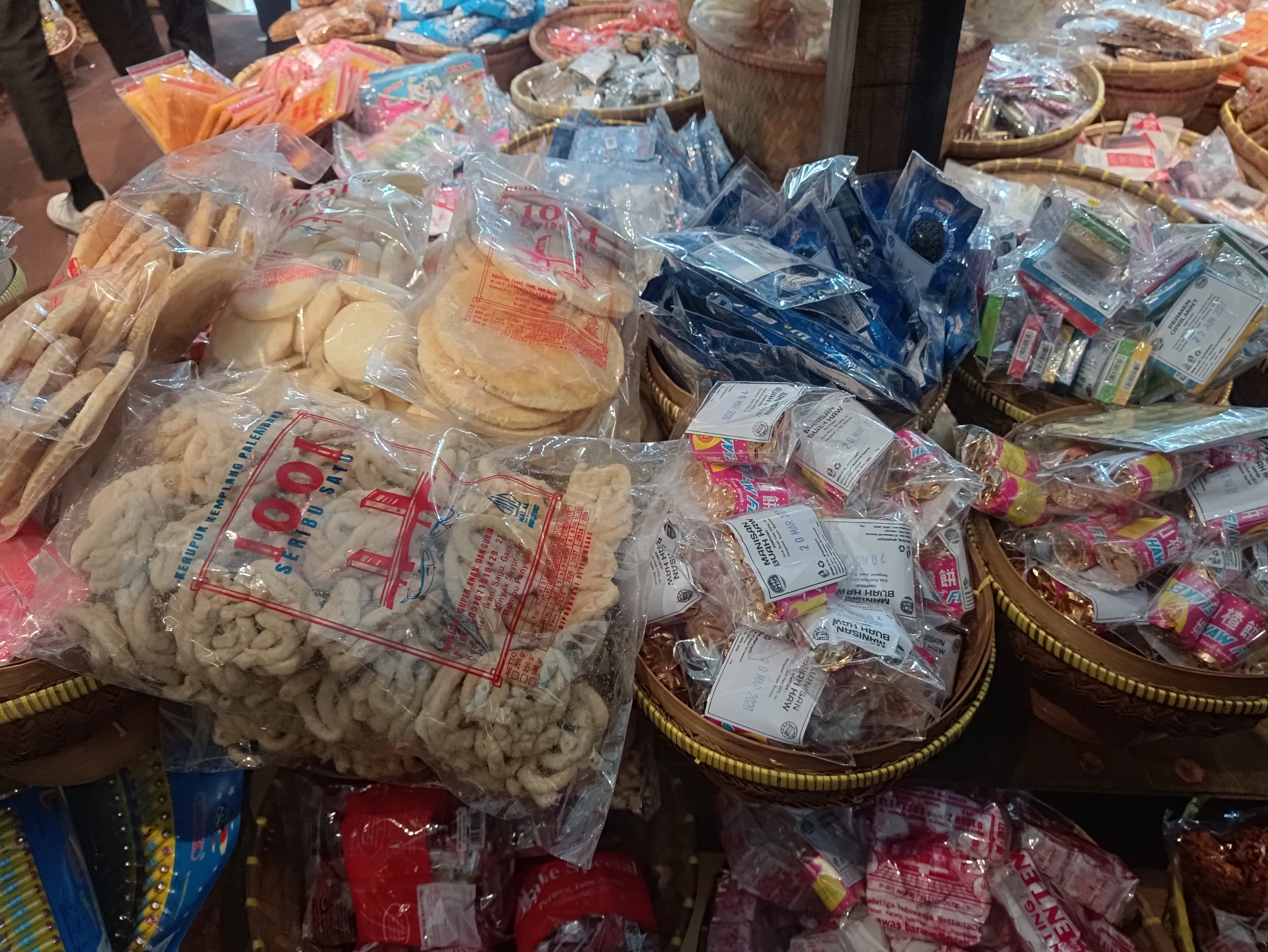 Berbagai Jajanan Jadul (arsip stapo.id)