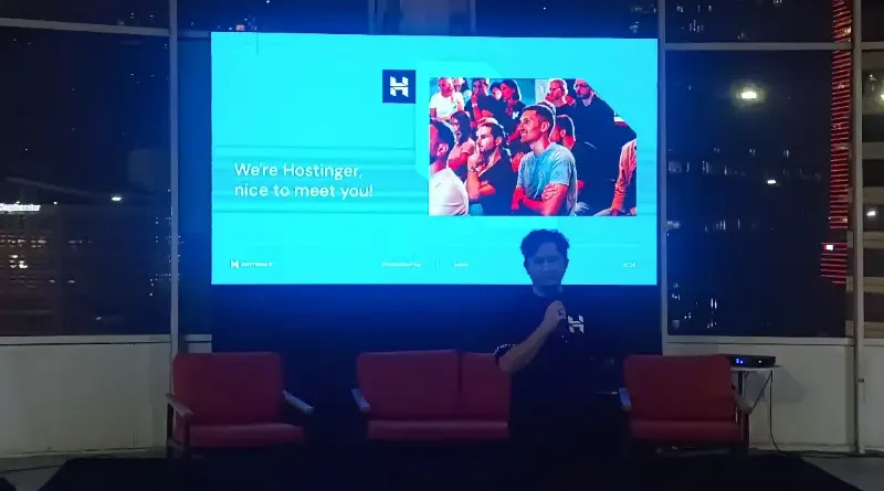 Ilustrasi digital yang melambangkan inovasi kecerdasan buatan dan pertumbuhan bisnis global.