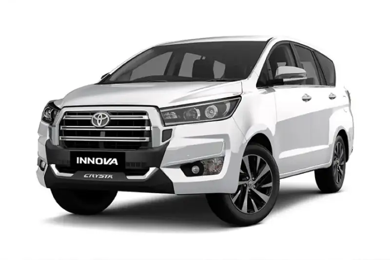 Desain eksterior gagah Toyota Innova Crysta model facelift tahun 2026.