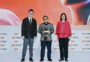 Visualisasi abstrak kota global masa depan yang terintegrasi dan modern.