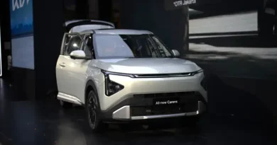 Nyaman di Setiap Baris, The all-new Carens untuk Perjalanan Keluarga yang Lebih Bermakna Ilustrasi konseptual kenyamanan kabin mobil keluarga Kia terbaru.