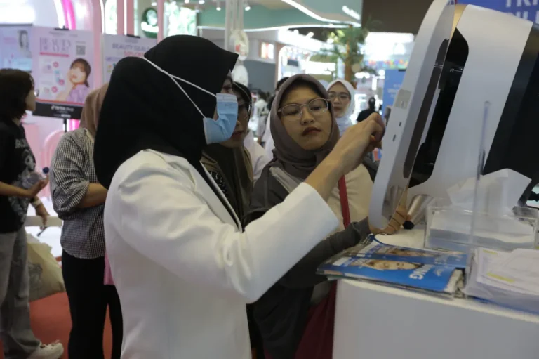 Layanan perawatan kulit wajah di klinik kecantikan pameran