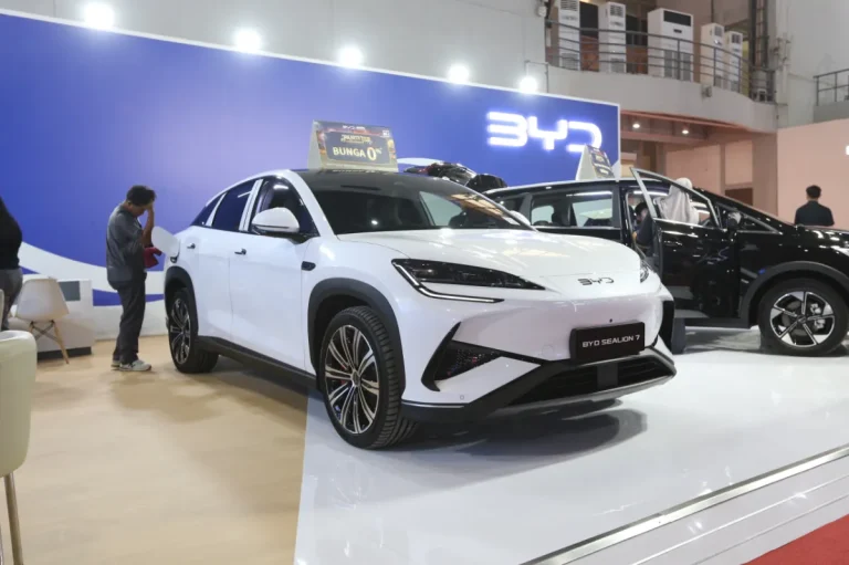 Promo mobil listrik di Jakarta Fair Kemayoran 2026