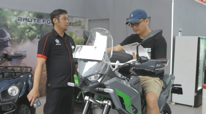 Suasana pameran otomotif dan deretan motor baru di Jakarta Fair Kemayoran 2026.