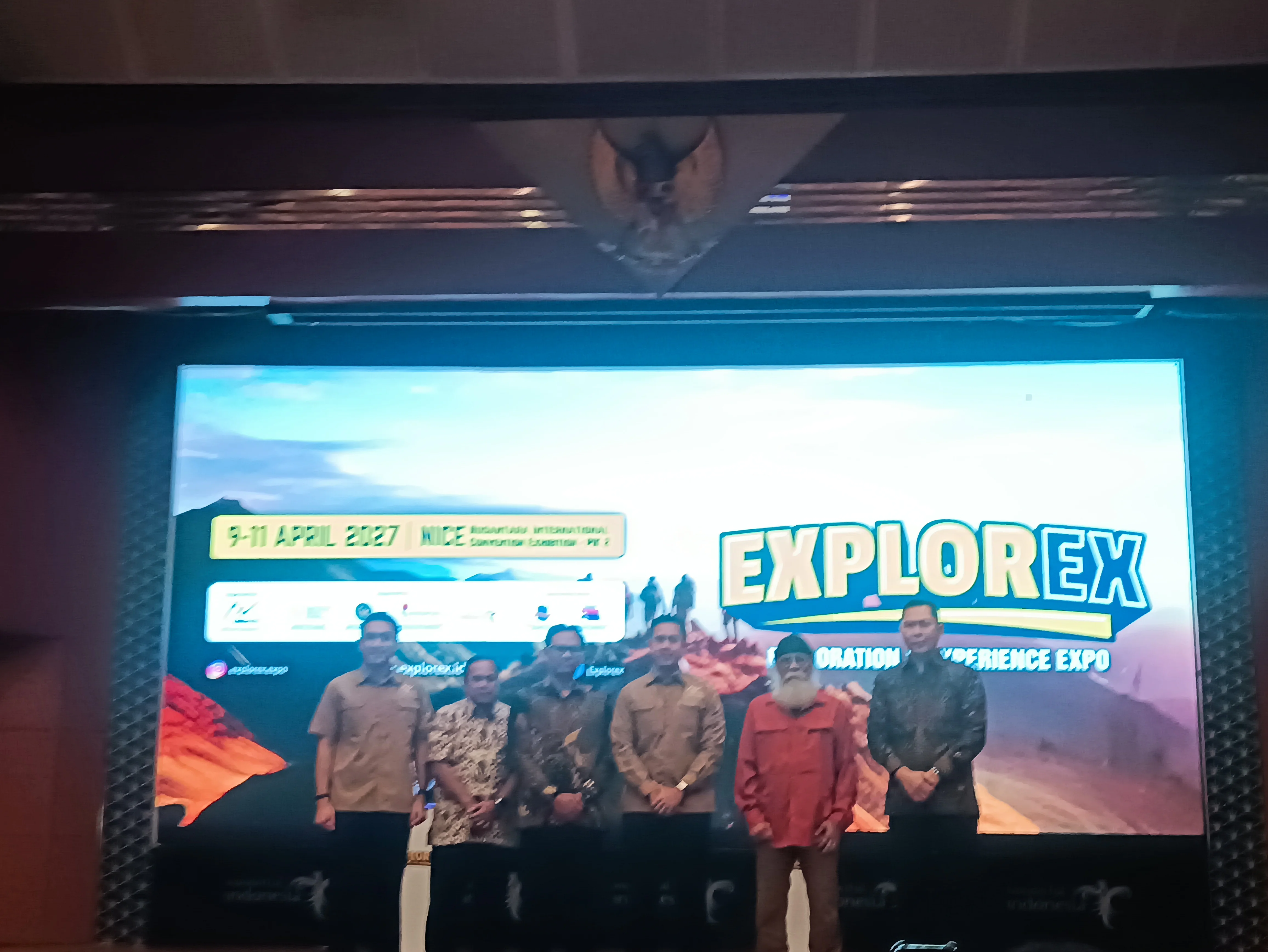 Sesi Foto Bersama Launching dan Press Conference EXPLOREX 2027 (arsip stapo.id)