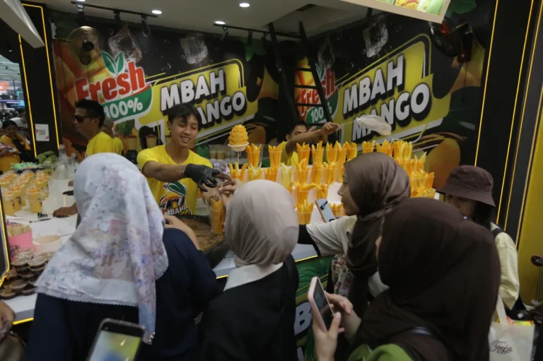 Pilihan aneka kuliner olahan buah segar yang nikmat dan menyegarkan