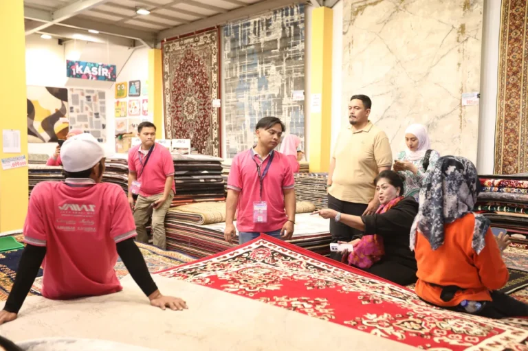 Berbagai pilihan karpet premium berkualitas di pameran modern