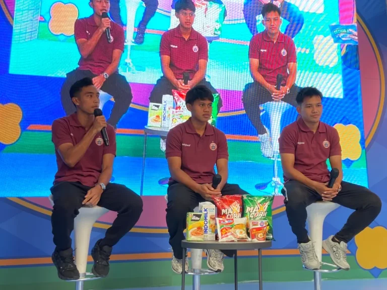 Ilustrasi kemeriahan festival malam hari dengan panggung megah dan gemerlap lampu hiasan