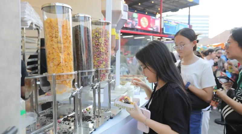 Sajian es krim manis dengan aneka varian rasa di pameran