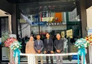 Sistem pintu dan jendela aluminium premium di TOSTEM Studio Ciputat