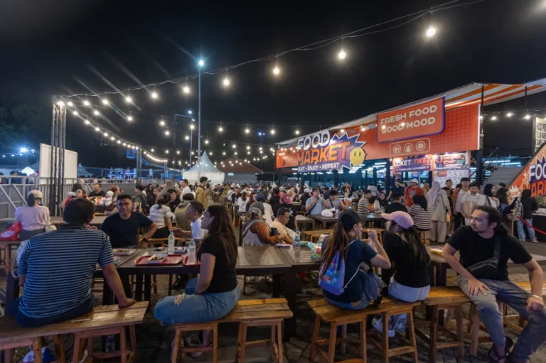 Ilustrasi ragam kuliner malam festival