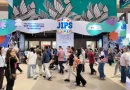 Ilustrasi simbolis pameran ekosistem hewan peliharaan dan interaksi satwa yang edukatif.