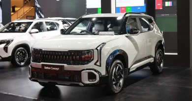 Kia Seltos, Representasi Baru SUV Bold untuk Gaya Hidup Modern Setir kemudi dan dasbor mobil SUV modern yang elegan