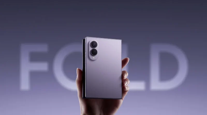 Ilustrasi konseptual smartphone lipat premium berdesain modern dengan tampilan layar mulus dan elemen kecerdasan buatan.