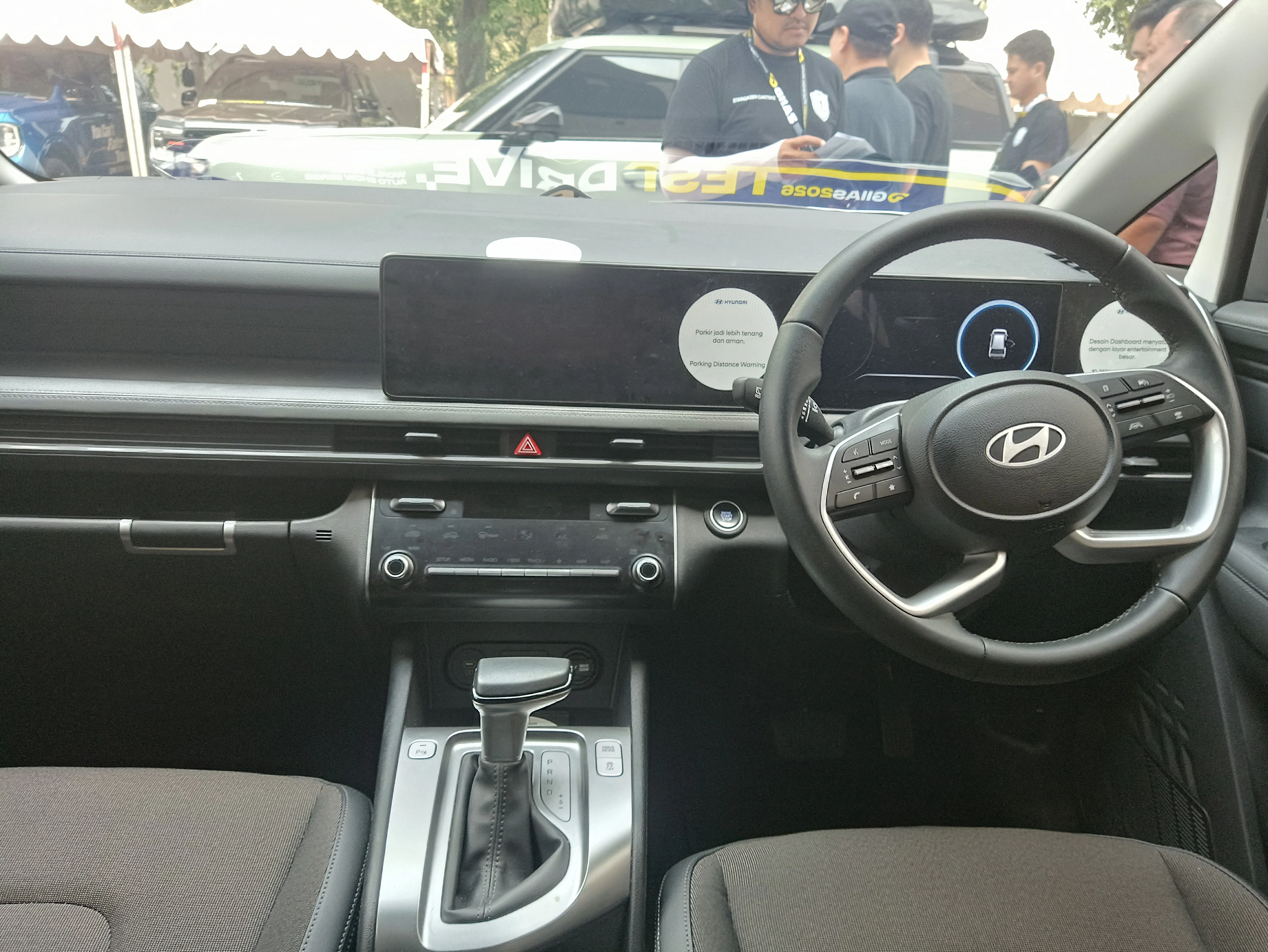 Tampilan Interior Depan Hyundai Stargezer Cartenz (arsip stapo.id)