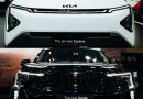 Visualisasi detail warna hitam premium yang melambangkan kemewahan dan eksklusivitas otomotif modern