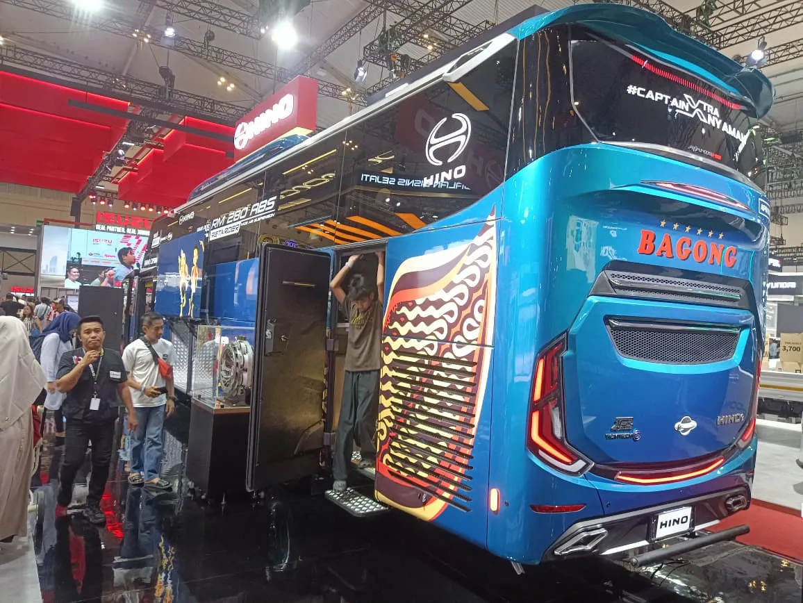 Sasis bus modern premium dengan teknologi retarder pengereman canggih