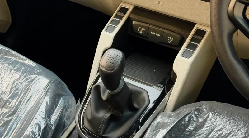 Transmisi manual mobil MPV modern
