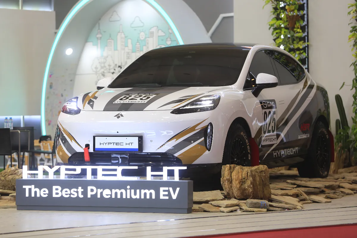 Modifikasi mobil listrik premium dengan gaya sporty dan tangguh