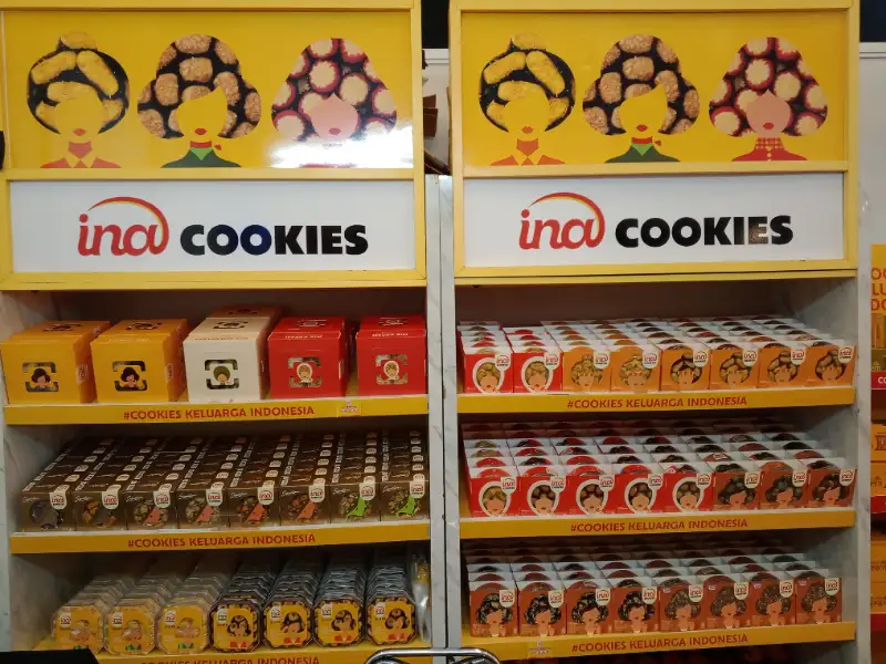 Ilustrasi kemitraan Ina Cookies untuk Stapo.id
