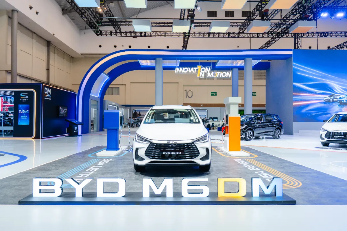 Visualisasi konseptual teknologi dual mode BYD untuk efisiensi dan performa tinggi
