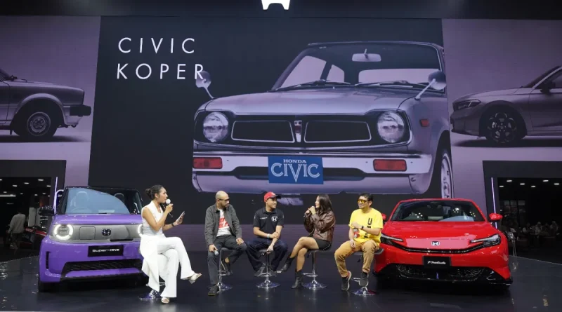 Simbol perayaan 50 tahun mobil legendaris Honda Civic di Indonesia