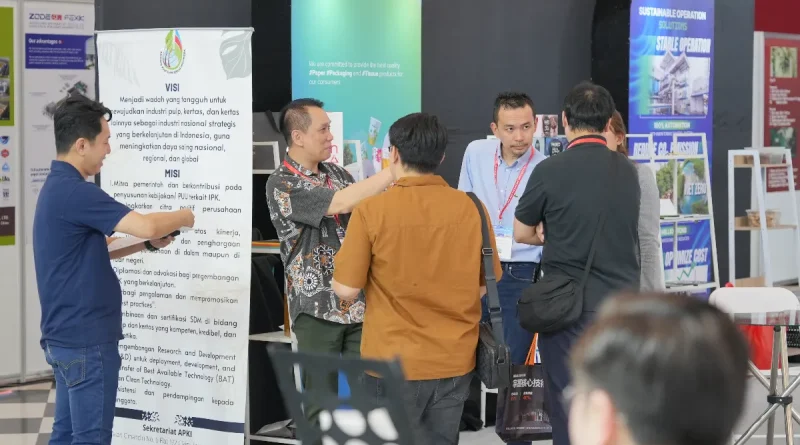 The official branding of Paper Chain Expo 2026 symbolizing pulp and paper industry partnerships.