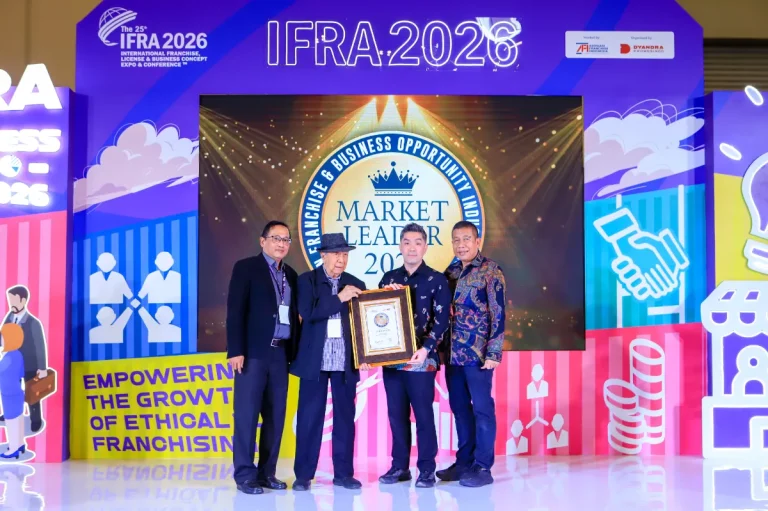 Ilustrasi pameran waralaba dan jaringan kemitraan bisnis berskala internasional.