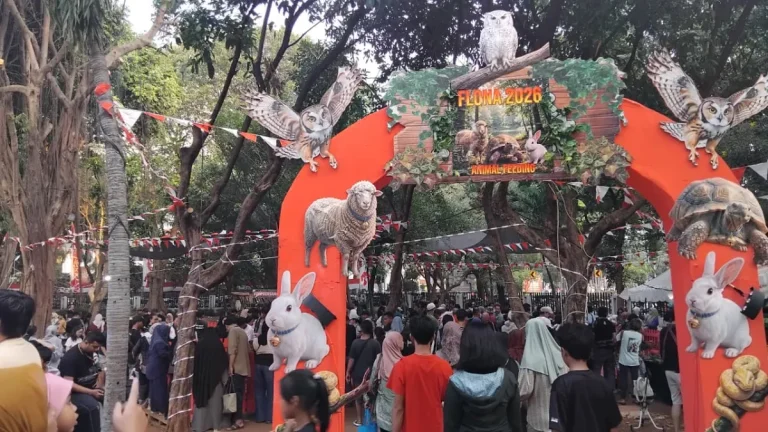 Suasana bursa tanaman hias dan pameran flora fauna di FLONA 2026 Lapangan Banteng