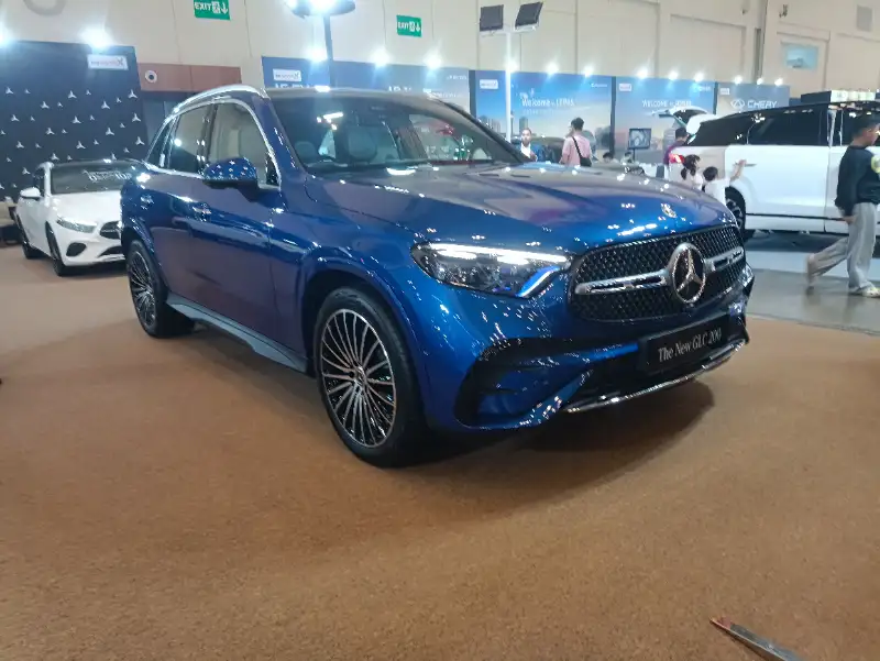 Ilustrasi Mercedes-Benz GLC 200 untuk Stapo.id