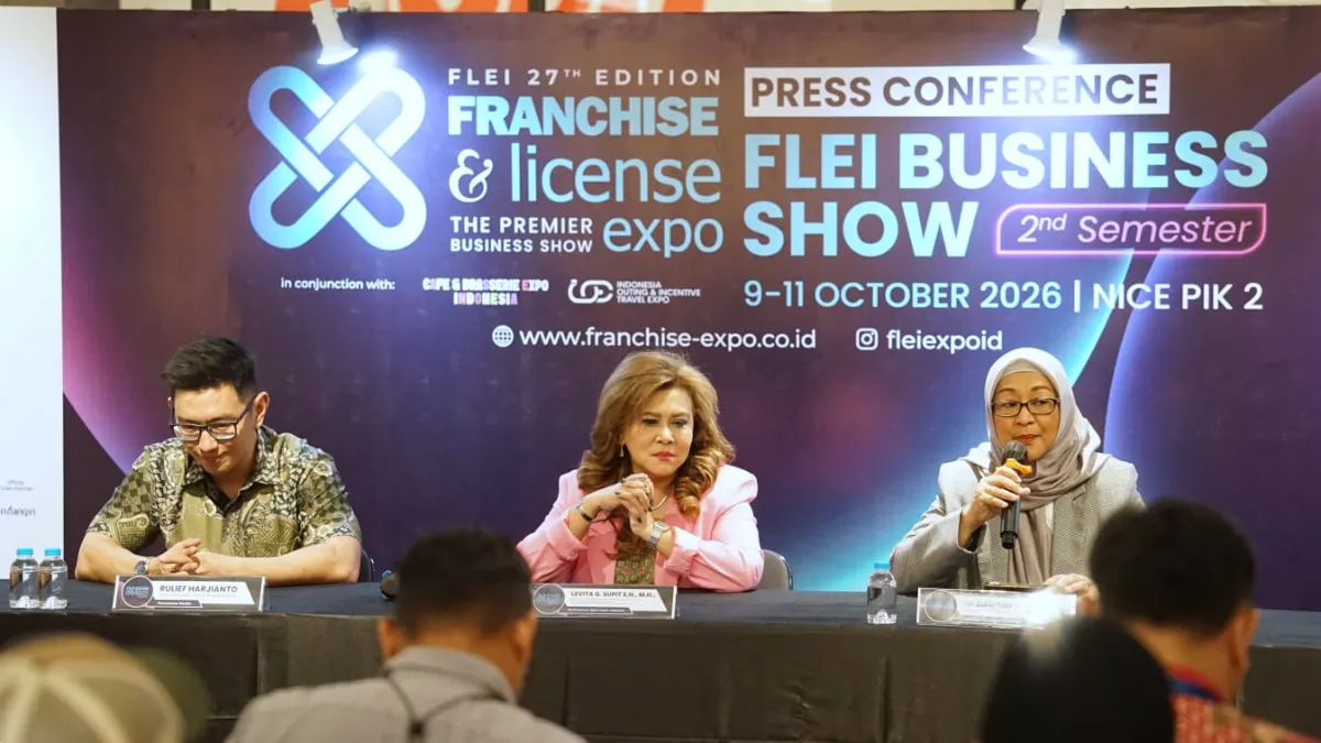 Ilustrasi konsep kemitraan bisnis dan waralaba global.