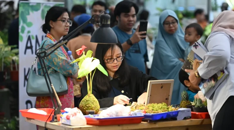 Koleksi tanaman hias langka dan tanaman platycerium dalam pameran florikultura