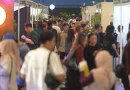 Deretan tanaman hias langka dan eksotis dengan pencahayaan dramatis pada pameran florikultura