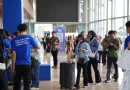 Display konseptual produk halal modern dan bahan alami dalam pameran gaya hidup halal