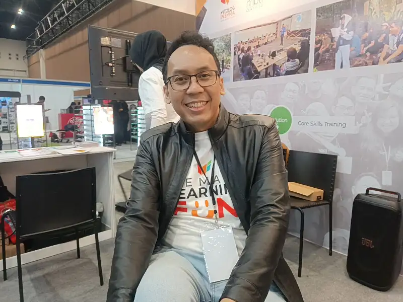 Ilustrasi Karakter Tim untuk Stapo.id
