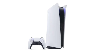 AnyPS5 dan Emulator PS5 di PC, Makin Mendekati Game Native Ilustrasi perangkat kontroler game modern berdampingan dengan komponen motherboard PC di meja kerja studio