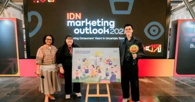 Ilustrasi laporan riset data pemasaran dan pertumbuhan industri kreator